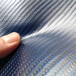 Tissu en fibre de carbone à armure sergée